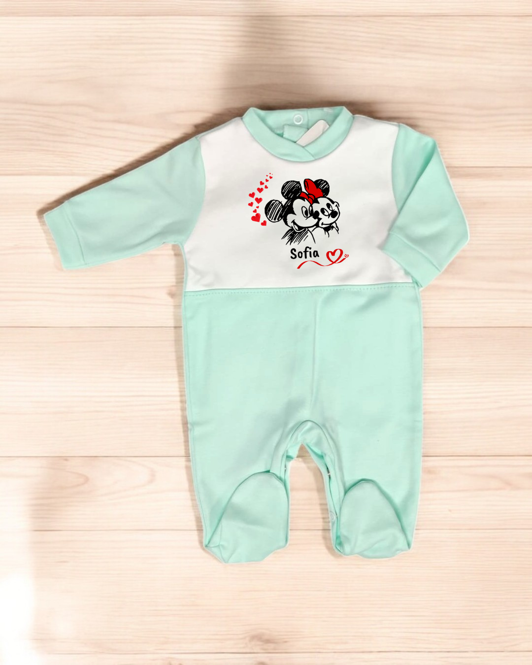 Pijama de bebé verde-água e branco com estampado de ratoeiras e nome Sofia