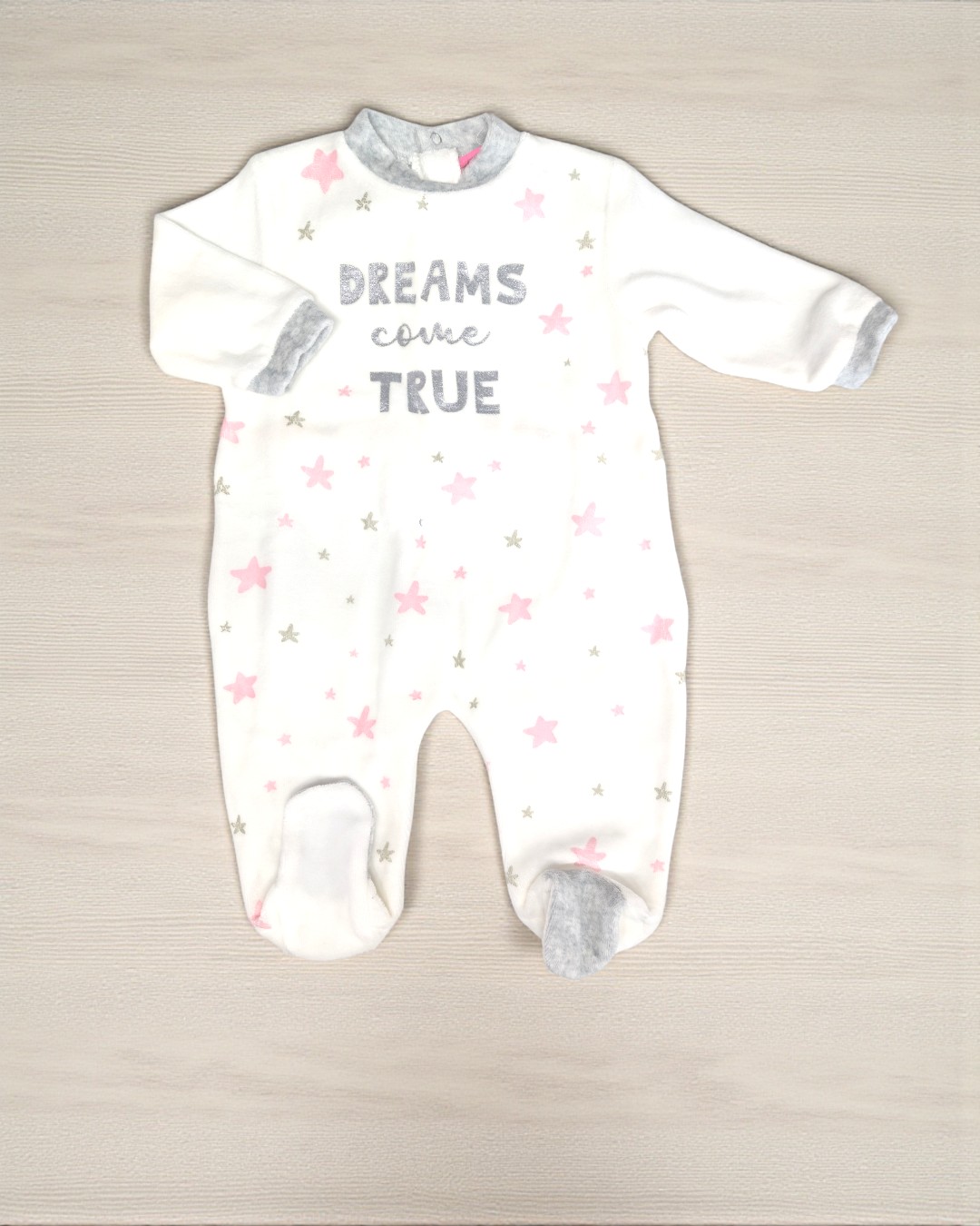 Macacão branco de bebé com estrelas e texto impresso