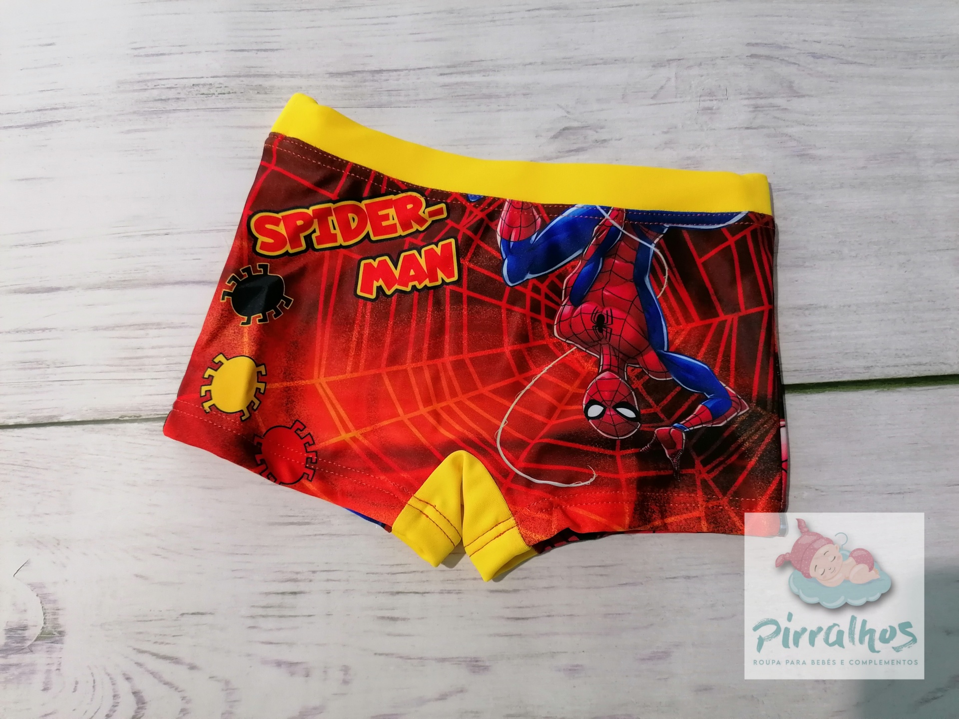 Calções de banho Homem-Aranha vermelhos com detalhes amarelos e azuis