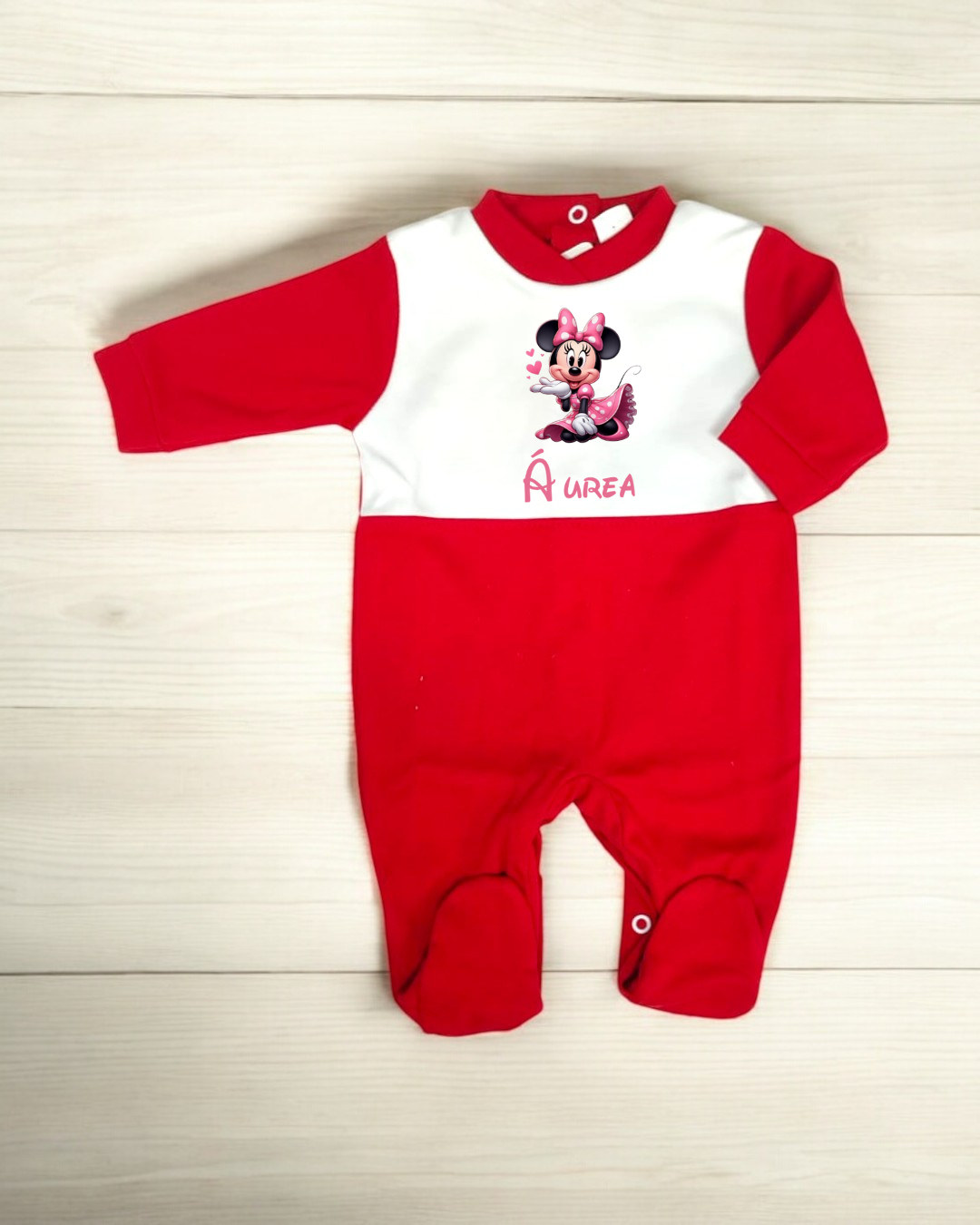 Macacão vermelho e branco para bebé com estampa da Minnie Mouse e nome ÁUREA