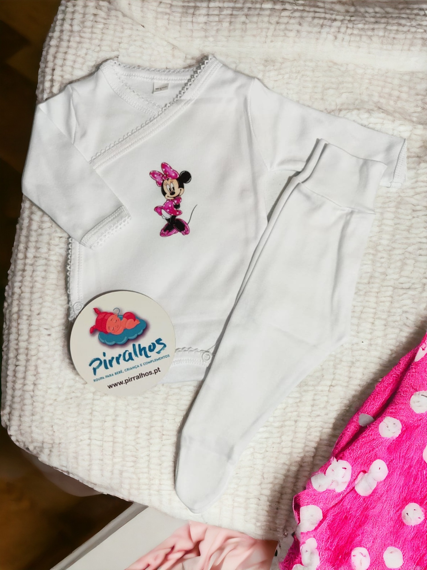Conjunto roupa bebé branco com estampa Minnie