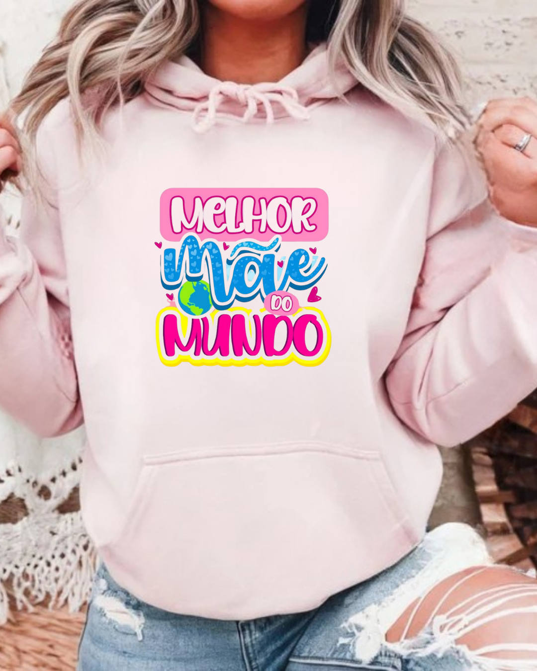 Sweatshirt rosa claro com estampa colorida MELHOR MÃE DO MUNDO
