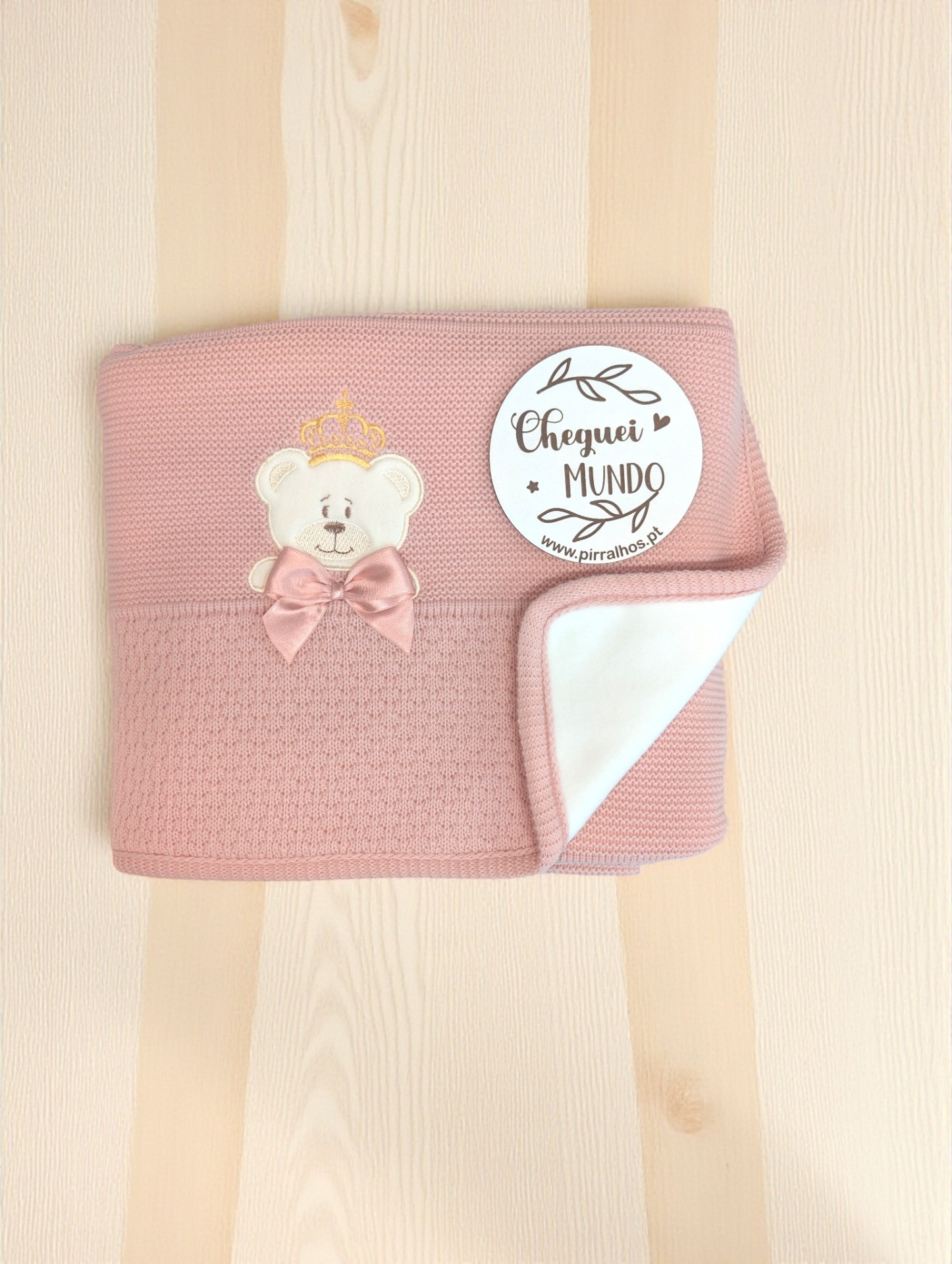 Manta para bebé rosa com ursinho e etiqueta Cheguei Mundo