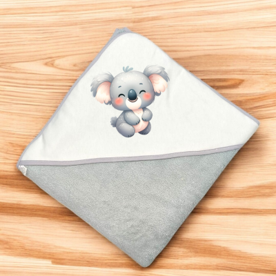 Fralda ou toalha de banho cinzenta e branca com estampa de coala