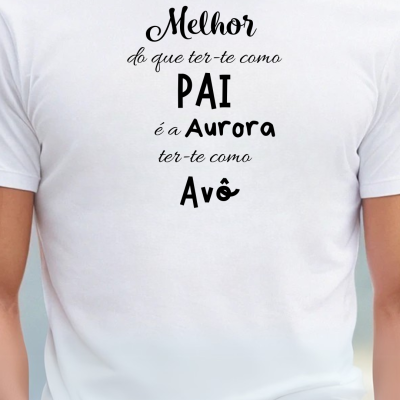 Camiseta branca com texto preto em vários estilos de letra