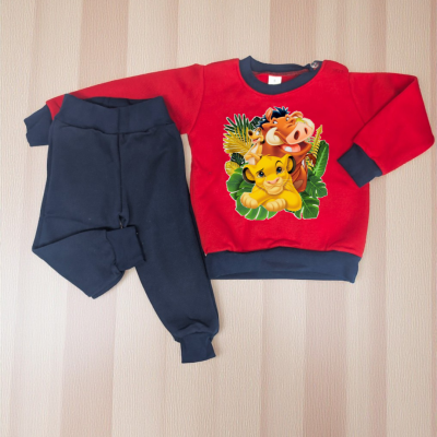 Conjunto infantil vermelho e azul escuro com estampa do Rei Leão