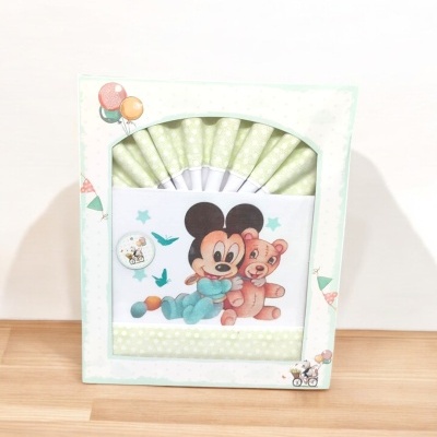 Jogo de roupa de cama infantil verde claro com desenho de Mickey Mouse bebé e ursinho