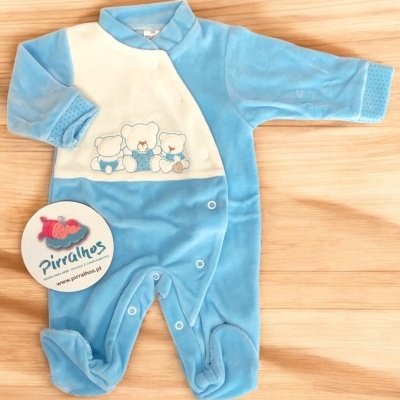 Macacão de bebé azul claro e creme com ursinhos bordados