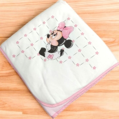 Manta branca e rosa com estampa da Minnie Mouse e estrelas cor-de-rosa