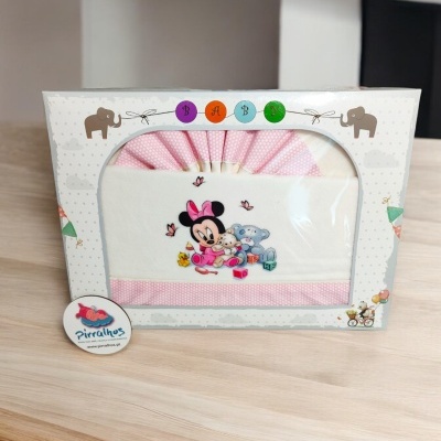 Conjunto de roupa de bebé com Minnie Mouse cor-de-rosa e branca na caixa decorativa