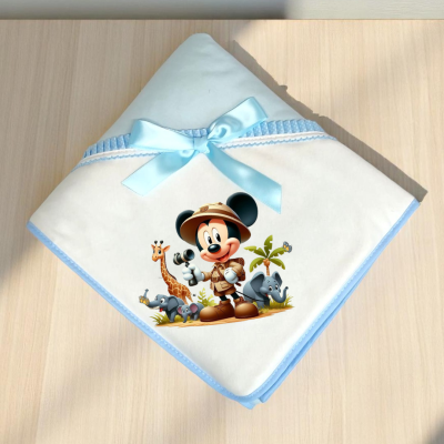 Manta branca para bebé com bordas azuis e imagem do Mickey Mouse explorador