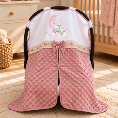 Capa de cadeirinha de bebé rosa e branca com elefante e lua decorativos