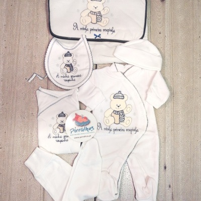 Conjunto de roupa branco para bebé com ursinho bordado e bolsa