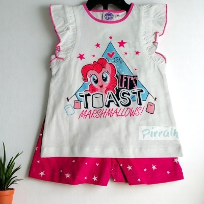 Conjunto infantil t-shirt branca com estampa colorida e calções rosa com estrelas brancas