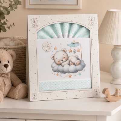 Conjunto de roupa de cama para bebé com padrão azul e ilustração de ursinho a dormir