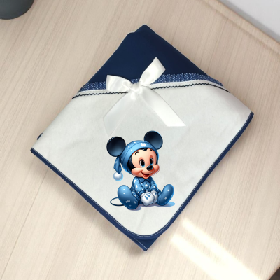 Manta de bebé azul e branca com laço e desenho de Mickey bebé azul