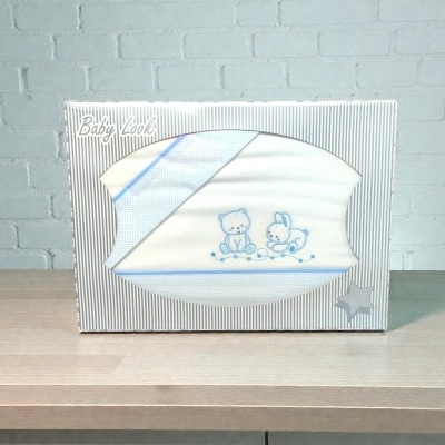 Caixa de presente para bebé com fronhas ou toalhas bordadas