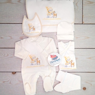 Conjunto de roupas de bebé branco com estampa de boneco de neve e veado e texto em português