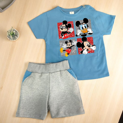 Conjunto infantil t-shirt azul com personagens Disney e calções cinzentos