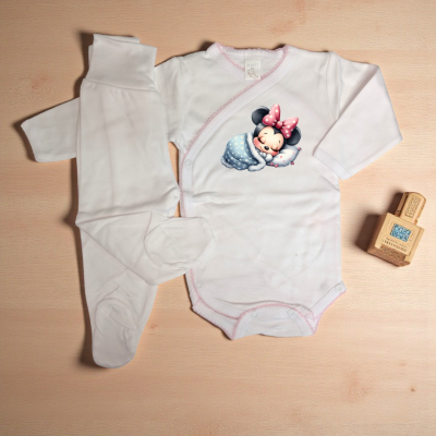 Conjunto de roupa de bebé branca com body e calças, body com imagem da Minnie a dormir e laço cor-de-rosa
