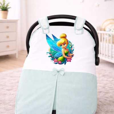 Capa para cadeira de bebé com ilustração de fada colorida e detalhes em azul-claro