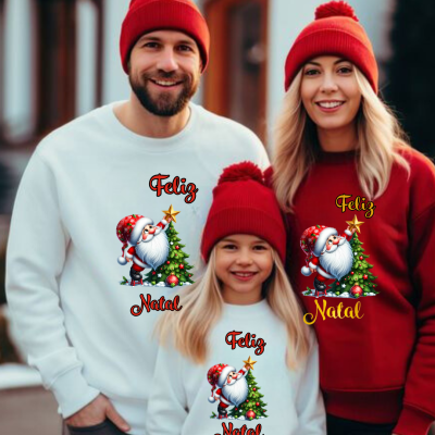Família com camisolas de Natal 