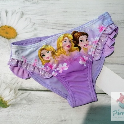 Cuecas infantis lilás com estampa princesas Disney e folhos