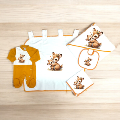 Conjunto de roupa e acessórios para bebé com estampa de veado cartoon em cores mostarda e branco