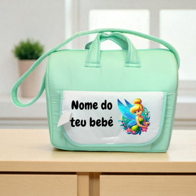 Mala de bebé verde claro com bolso branco frontal, desenho de fada e texto personalizado