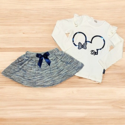Conjunto infantil camisola branca com estampado e saia azul com laço