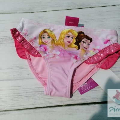 Cuecas rosa claro com Princesas Disney e folhinhas rosas