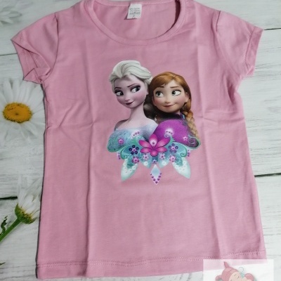 T-shirt rosa de criança com estampa das personagens Elsa e Anna