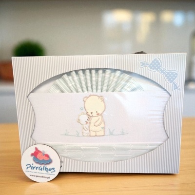 Conjunto de babetes para bebé com estampa de ursinhos em caixa branca com riscas e laço azul