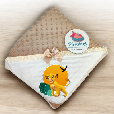 Cobertor de bebé bege e branco com laço e bordado Simba do Rei Leão