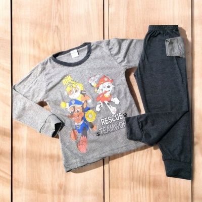 Pijama infantil com estampa da Patrulha Pata e calças pretas