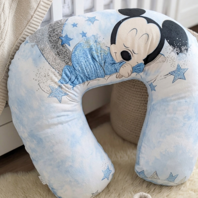 Almofada em forma de U com estampa do Mickey a dormir em tecido macio azul claro e branco