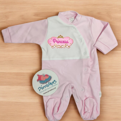Macacão de bebé rosa e branco com estampado Princesa