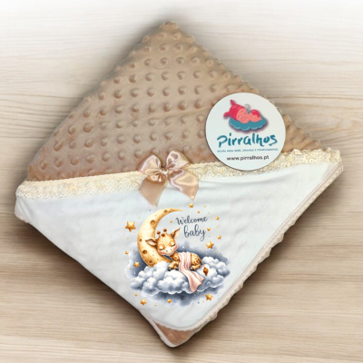 Manta de bebé bege com bordado e laço