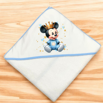 Toalha de bebé branca com bico azul e estampa do Mickey Mouse bebé com coroa