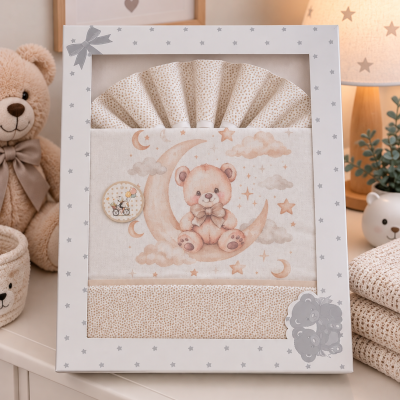 Conjunto de roupa de cama para bebé com urso e lua em caixa decorada
