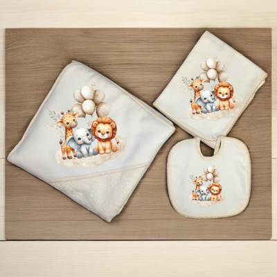 Conjunto de artigos para bebé com ilustração de girafa, elefante e leão e balões.