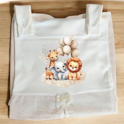 Manta branca para bebé com estampa de girafa, elefante e leão