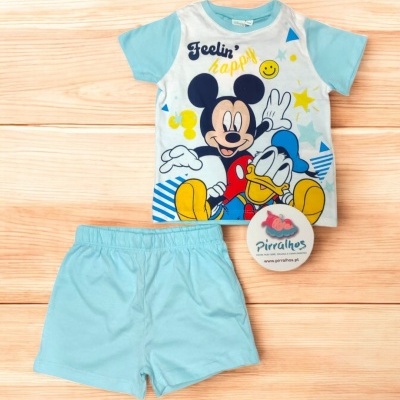Conjunto infantil com t-shirt estampada e calções azul claro