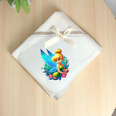 Manta branca para bebé com estampa de fada azul e verde e um laço creme
