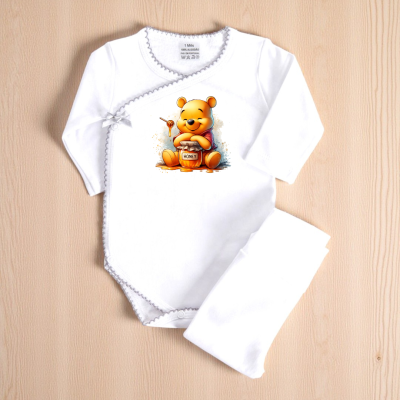Body branco de bebé com estampagem do ursinho Pooh e pote de mel