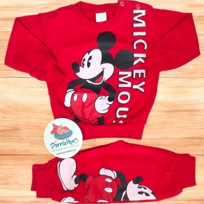 Conjunto de roupa infantil vermelho com estampa Mickey Mouse