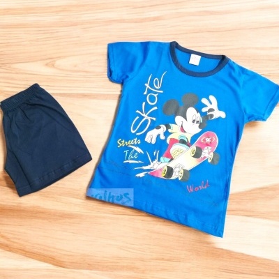 Conjunto roupa infantil t-shirt azul Mickey Mouse skate calções pretos