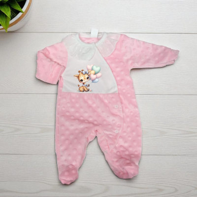 Pijama de bebé rosa com estampa de girafa e balões