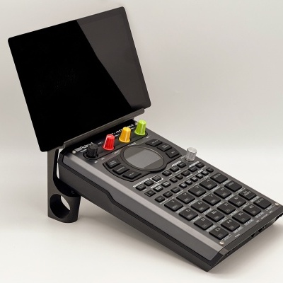 Suporte de mesa para Roland SP404 MK2 com ranhura para telemóvel ou tablet