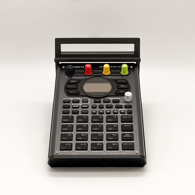 Suporte de mesa para Roland SP404 MK2 com ranhura para telemóvel ou tablet